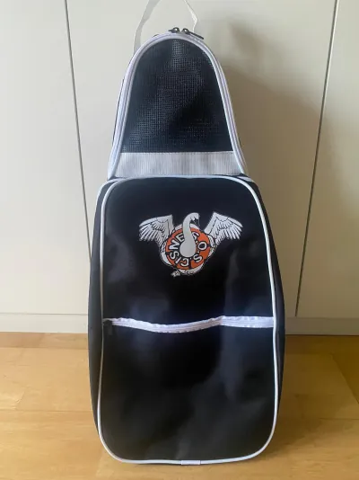 Mochila del club con compartimento para aletas, vista frontal
